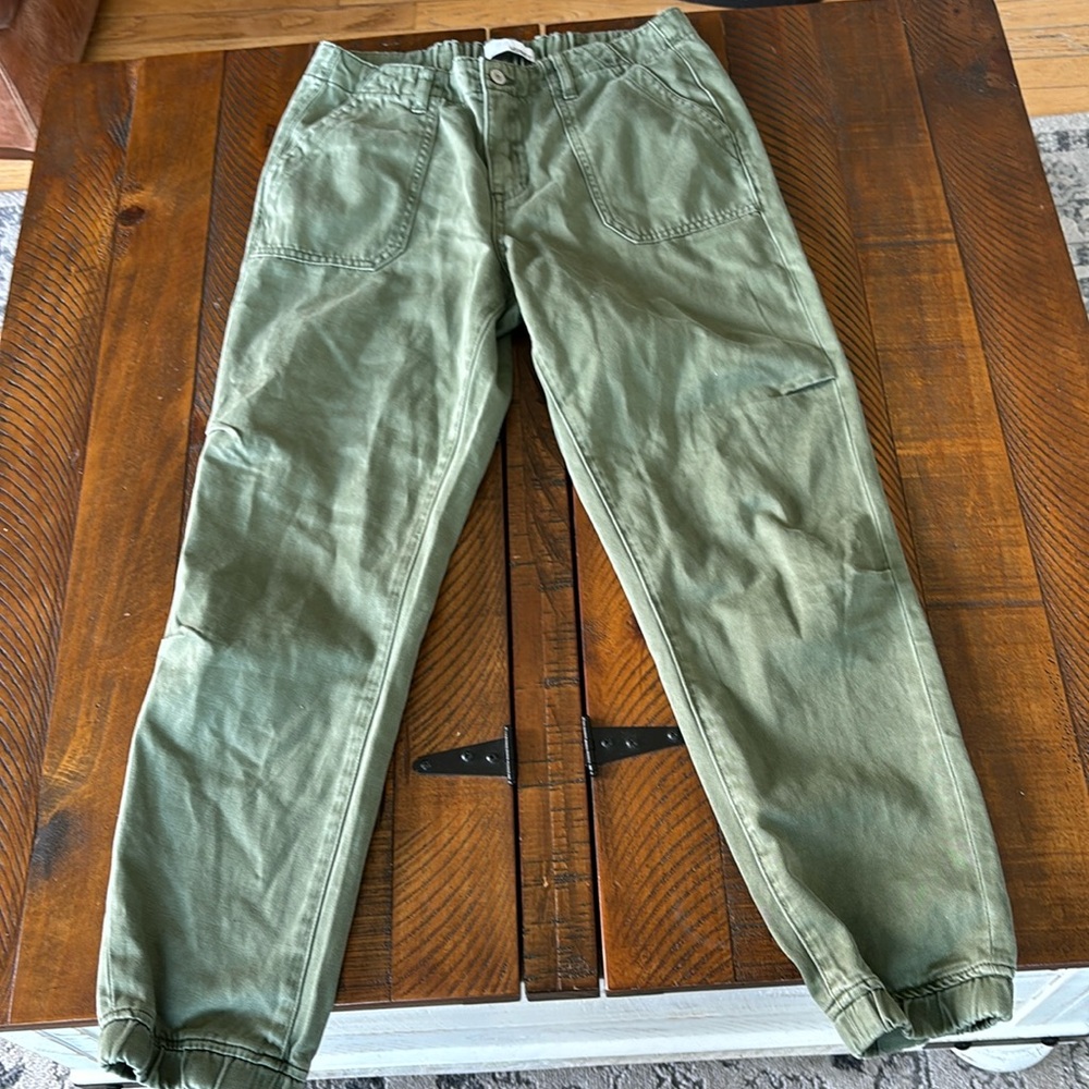 Vervet Los Angeles army green jeans size 28. Very good condition. See photos.